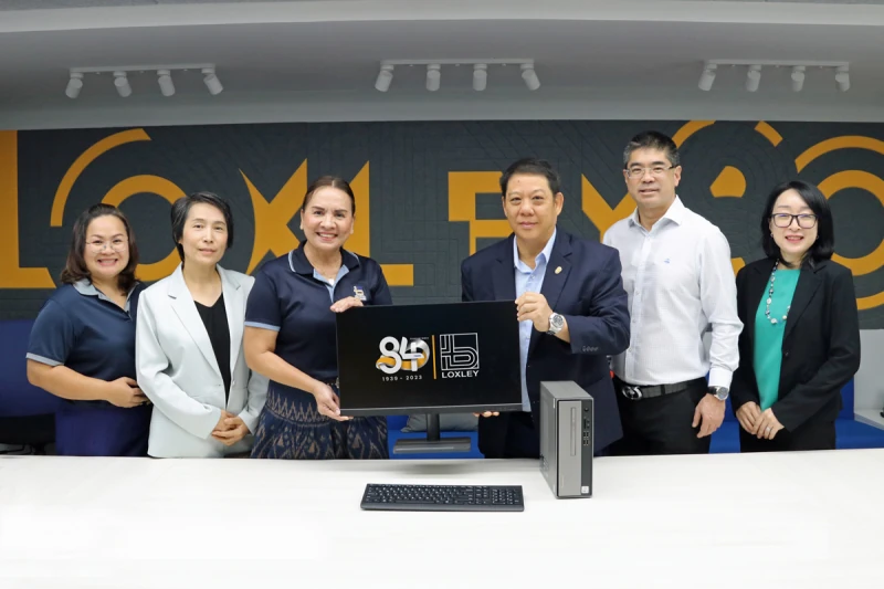Loxley Donates Computers to Employees' Children and Grandchildren for Educational Use