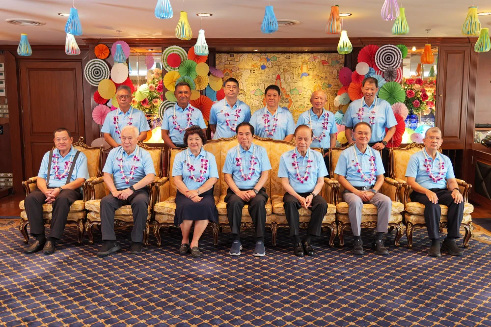 “ล็อกซเล่ย์” จัดงานสงกรานต์สุดอบอุ่น สืบสานประเพณีไทย พร้อมสรงน้ำ “พระจีนล่ำซำ” เสริมสิริมงคลรับปีใหม่ไทย